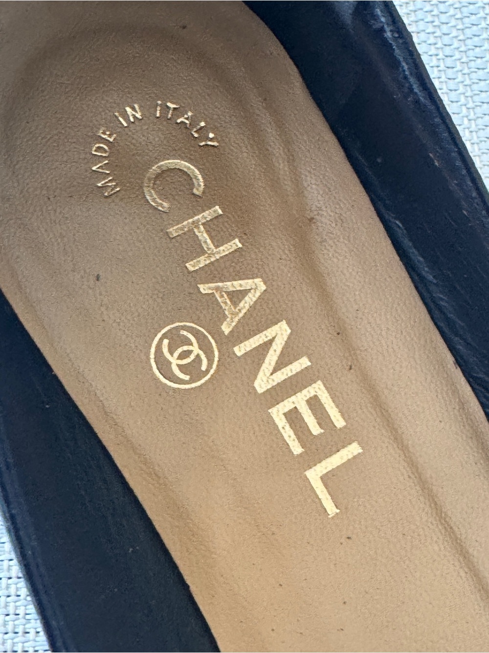 CHANEL Bi-color Pumps Flat Black and Tan - Picture 6 of 11